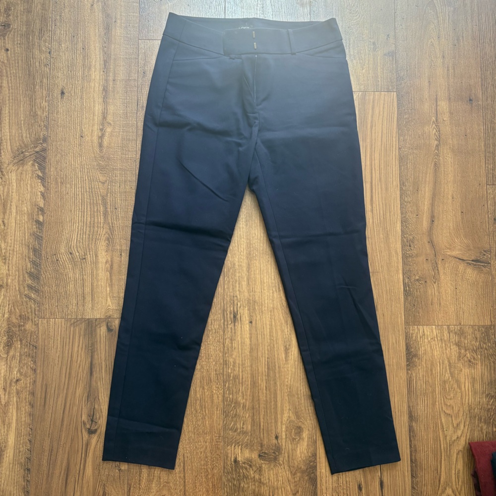LOFT Black Skinny Women Trousers